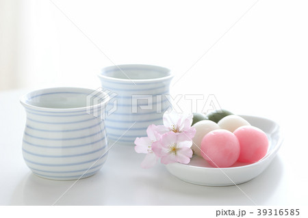 花見団子と緑茶 花見団子と緑茶 39316585