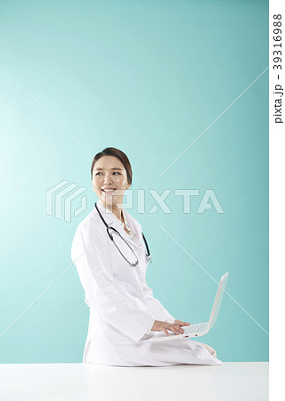 女医 韓国人 聴診器 39316988