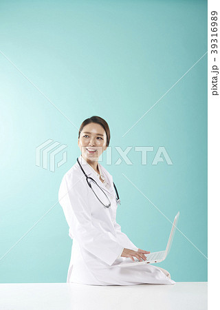女医 韓国人 聴診器 39316989