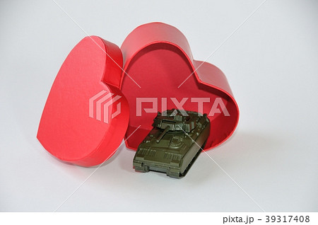 戦車とハートのイメージ 39317408