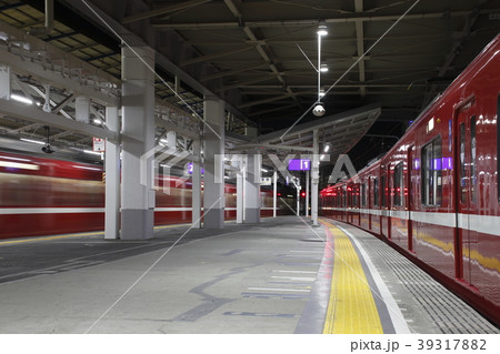 京急川崎駅:京急大師線ホームにて 京急川崎駅:京急大師線ホームにて 39317882