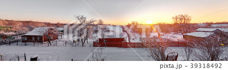 Winter dawn. Rural landscape in the provincial 39318492
