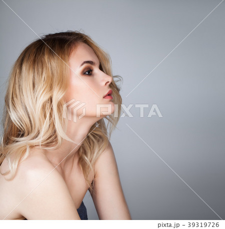 Portrait of Beautiful Female Model. Female Profile 39319726