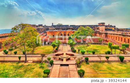 Charbagh Garden of Jaigarh Fort in Jaipur - Charbagh Garden of Jaigarh Fort in Jaipur - 39324144