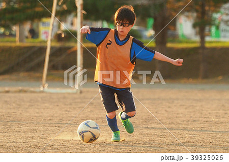サッカーの練習 39325026