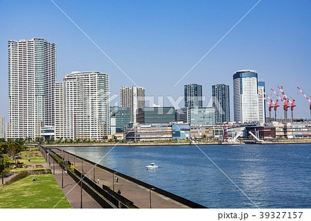 東京ベイエリア　豊洲の湾岸都市風景 39327157
