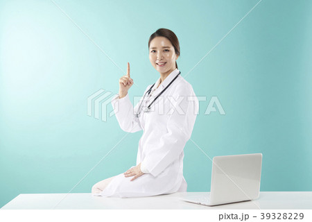 女医 韓国人 聴診器 39328229