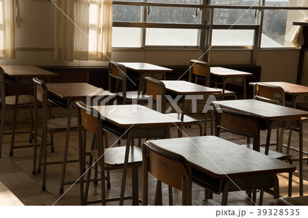 夕方の教室 39328535