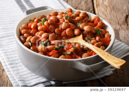 Vegetarian food Borlotti beans in tomato Vegetarian food Borlotti beans in tomato 39329697
