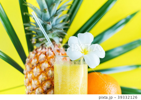 Fresh Color Juice Smoothie Decorated Frangipani Fresh Color Juice Smoothie Decorated Frangipani 39332126