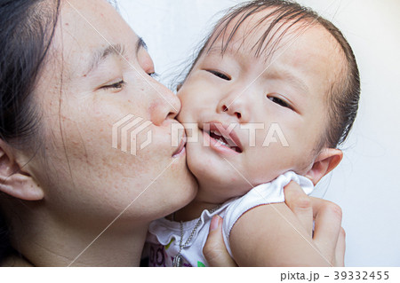 mother and child 39332455