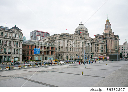 上海　黄浦区　外灘（ワイタン）地区　中山東一路沿い広場 39332807