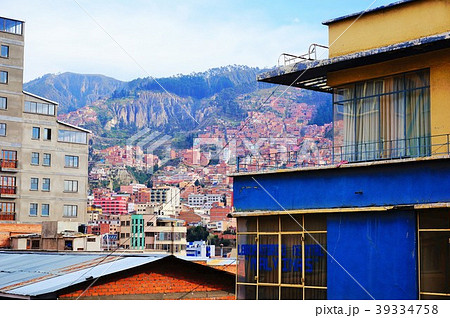 ボリビアの首都、ラパス 39334758