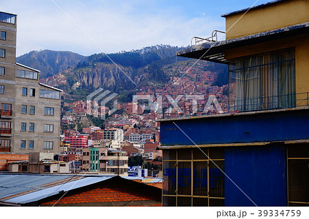 ボリビアの首都、ラパス 39334759