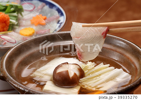 食べ物　料理　日本料理　鍋　鍋料理　しゃぶしゃぶ　鯛　鯛しゃぶ　和　魚料理　魚 39335270