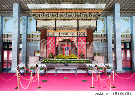 台湾　台北　中山区剣潭山　忠烈祠(ちゅうれつし)　大殿 39336888