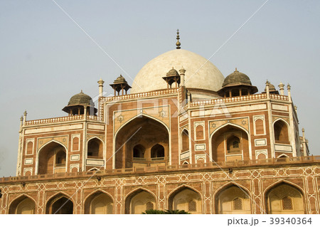 Closer view of Humayun Tomb 39340364