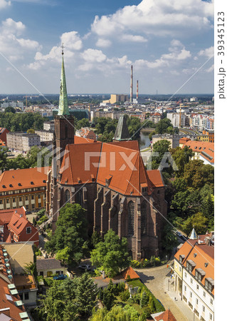 Cathedral of St Bartholomew and the Holy Cross 39345123