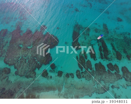 宮古島　来間島　青く透き通る海　ミヤコブルーを空撮 39348031