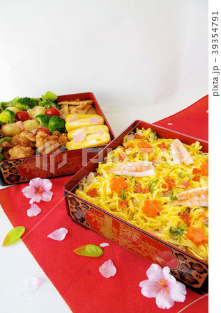 お花見弁当 39354791