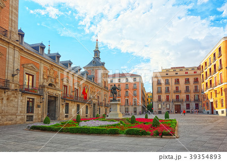 Square of Villa (Plaza de la Villa) 39354893