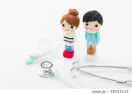 若い男女　健診イメージ 39355535