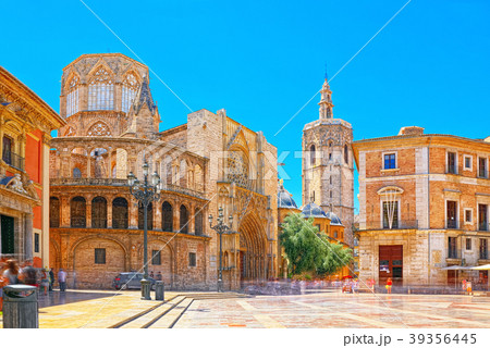 Square of the Virgin Saint Mary,Valencia Cathedral 39356445