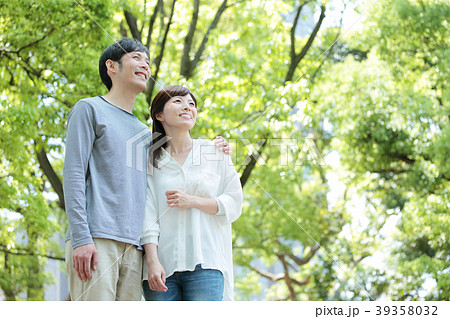 新緑　ミドルカップル 39358032