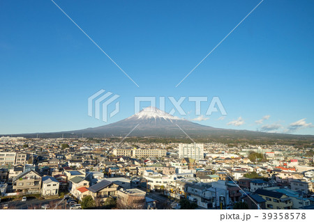 富士宮市役所から見る富士山の風景 39358578