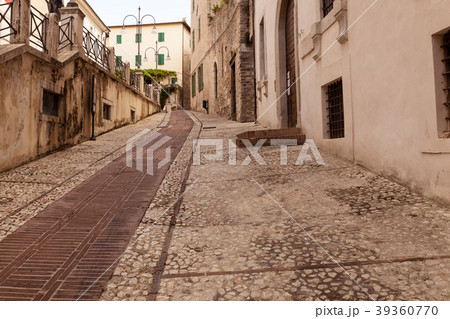 the alley of Spoleto the alley of Spoleto 39360770