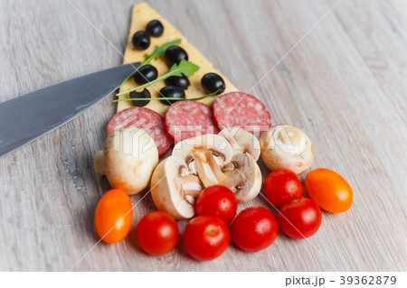 Creative composition of ingredients 39362879