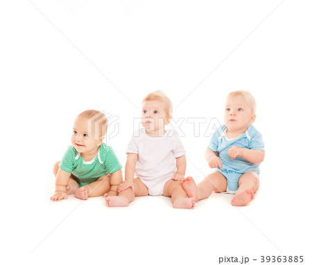 Thrre babies isolated 39363885