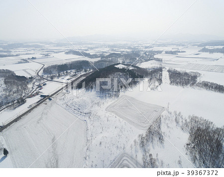 畑に撒いた融雪剤の模様 39367372