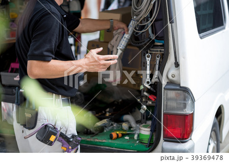 installation of an air conditioner 39369478