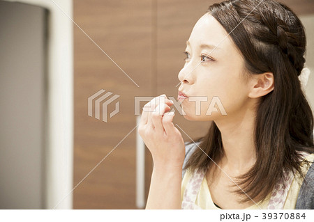 キッチン　料理　主婦　生活　ライフスタイル 39370884