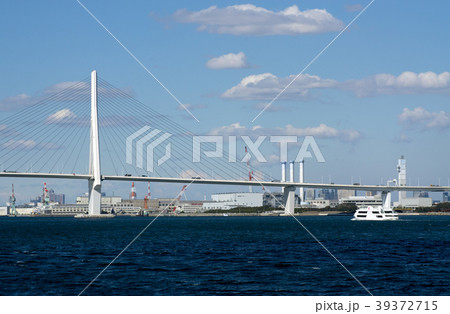 橋と空と船の景色 橋と空と船の景色 39372715