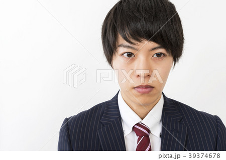 若いビジネスマンのアップ 39374678