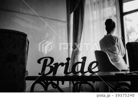 bride window robe hairstyle back  39375240