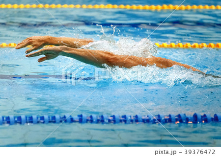 hands athlete swimmer 39376472