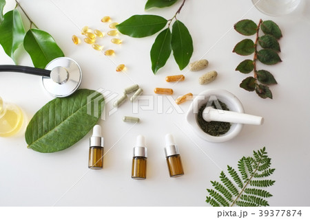 scientist hand pour,drop oil or serum laboratory 39377874