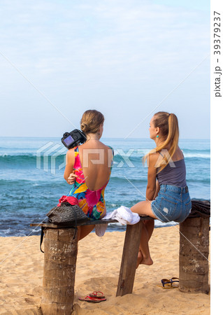 girlfriends on the bench 39379237