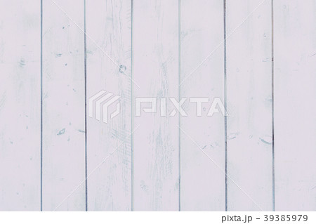 Vertical planks painted white paint. 39385979