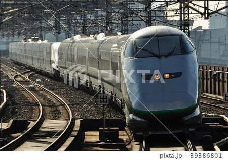 大宮駅に入線するE3系やまびこ 39386801