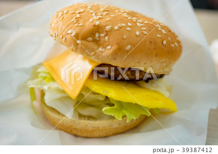 台湾 バーガー ハンバーガー 39387412