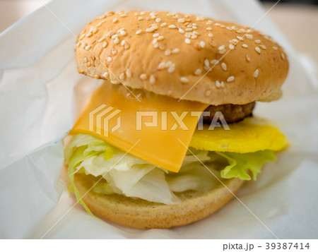 台湾 バーガー ハンバーガー 39387414