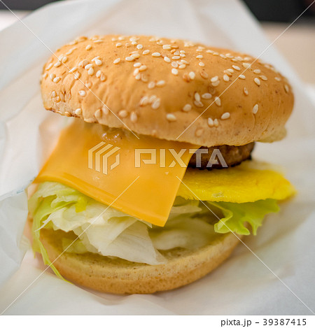 台湾 バーガー ハンバーガー 39387415