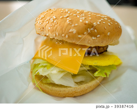 台湾 バーガー ハンバーガー 39387416