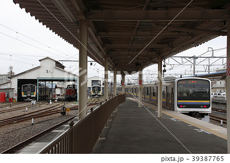 内房線209系と木更津派出の汽車 39387765