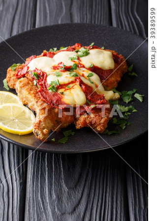 Milanesa a la napolitana - veal cutlet 39389599