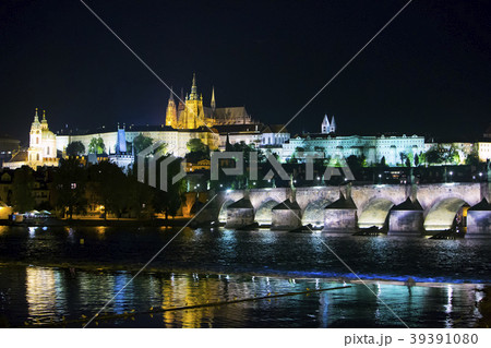 Beautiful Cityscape of Prague at night with Charle Beautiful Cityscape of Prague at night with Charle 39391080